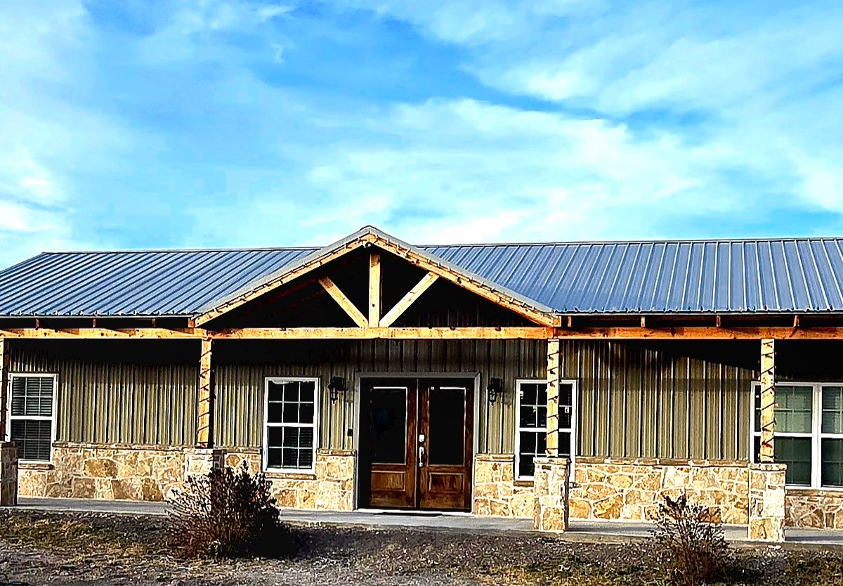 Front approach view of Casita she-shed